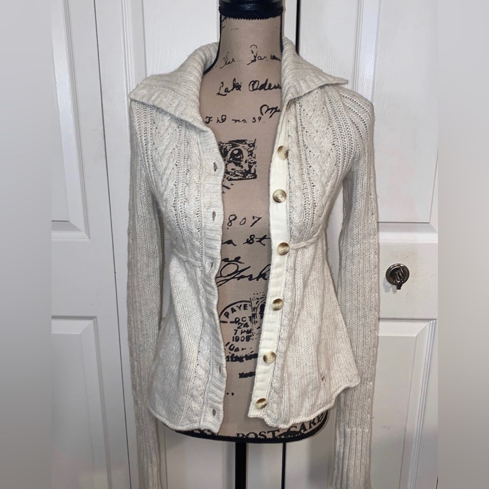Bella Swan Abercrombie & Fitch cardigan in “OATMEAL”/ MEDIUM